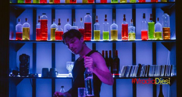 ΒΡΑΔΙΑ ΔΙΕΣΗ BLUE TRAIN (1200 x 1200 px) (1920 x 1080 px)